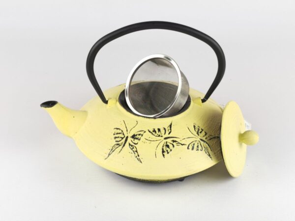 YELLOW BUTTERFLY WITH TRIVET