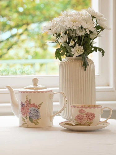 Garden Bouquet Peony Pink Cup & Saucer - Image 2